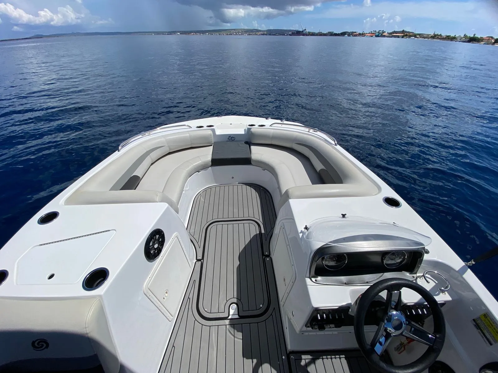 The Hurricane op het water van Bonaire, foto 5 van 9