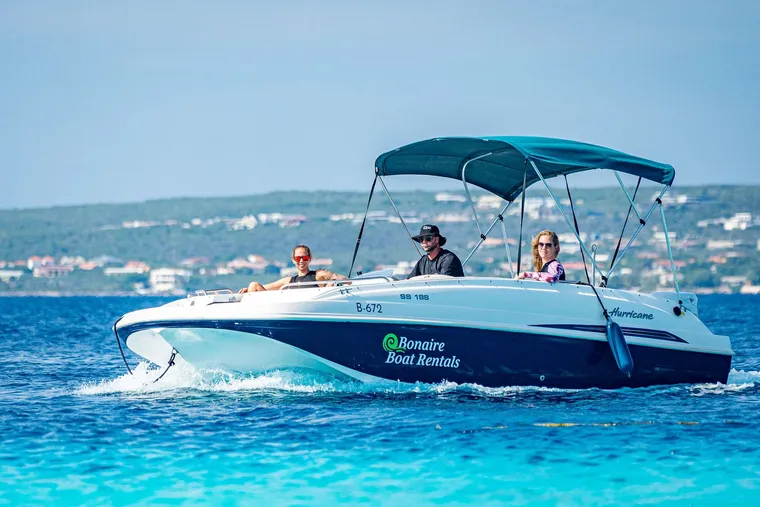 Boot huren Bonaire: The Hurricane