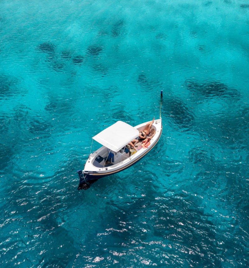 Boat on the azure water of Bonaire