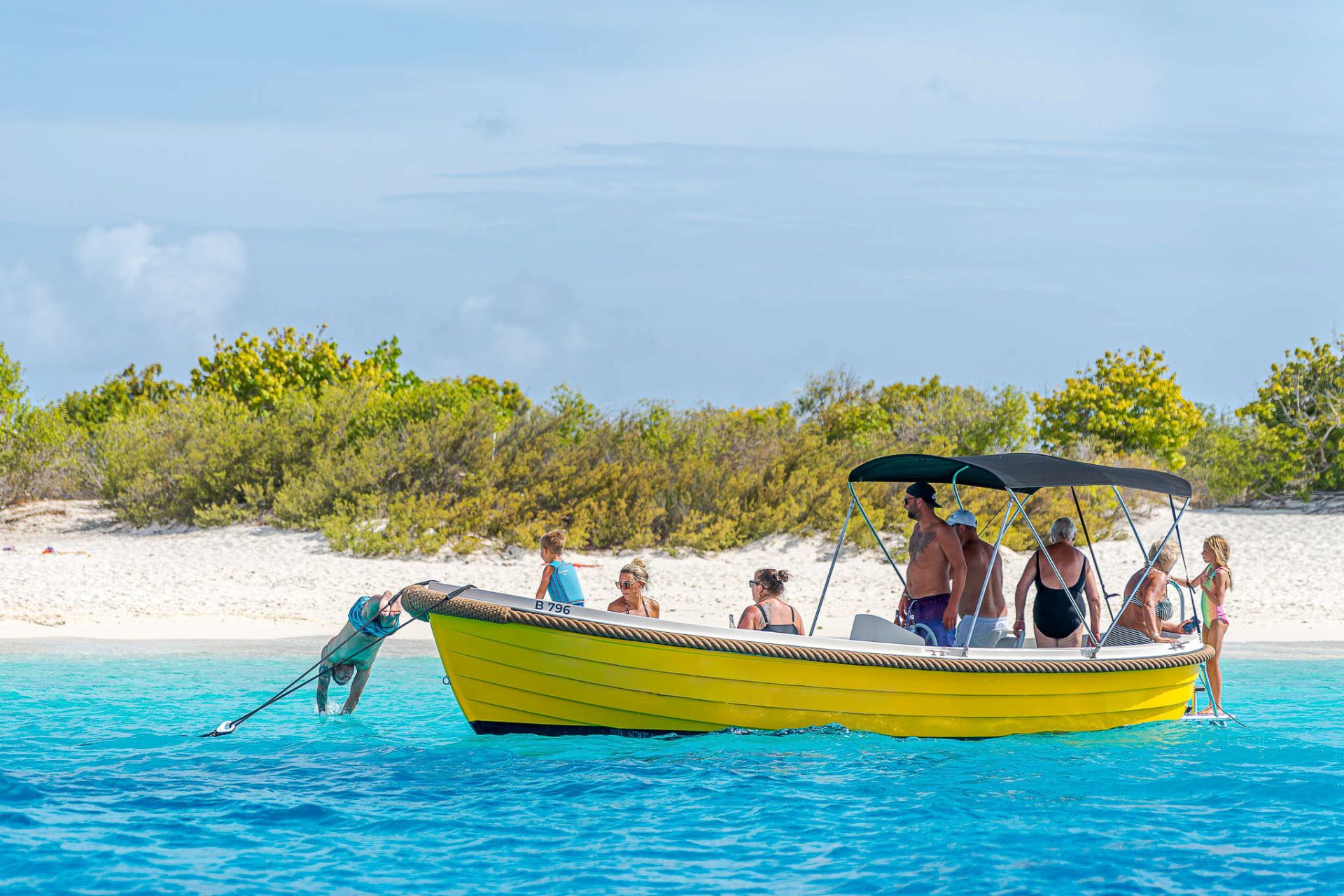 Bonaire-boat-rental-yellow-sloep-1